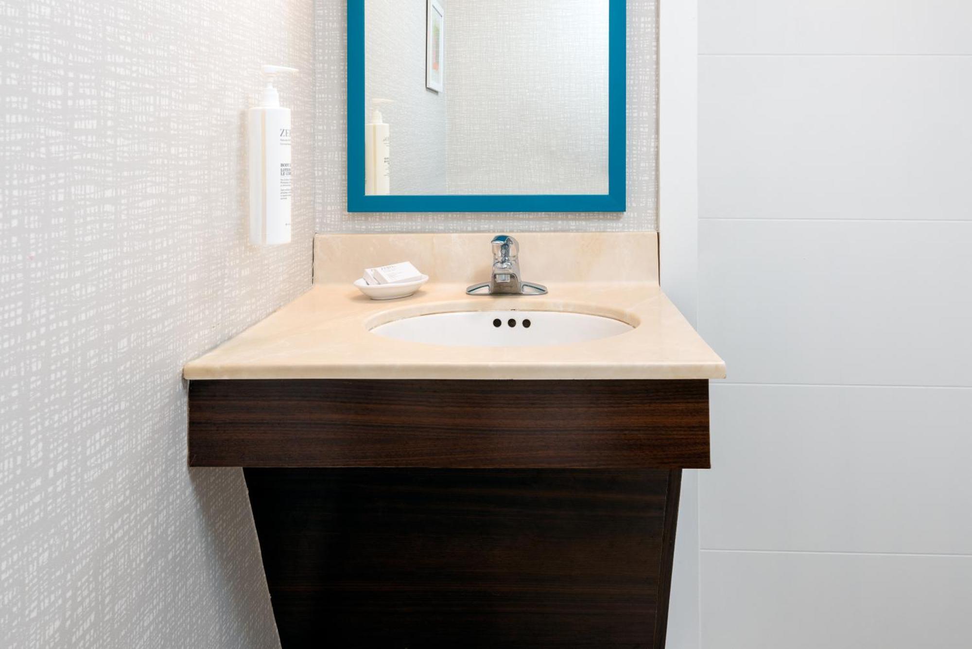 Hampton Inn Hartford Airport Windsor Locks Dış mekan fotoğraf